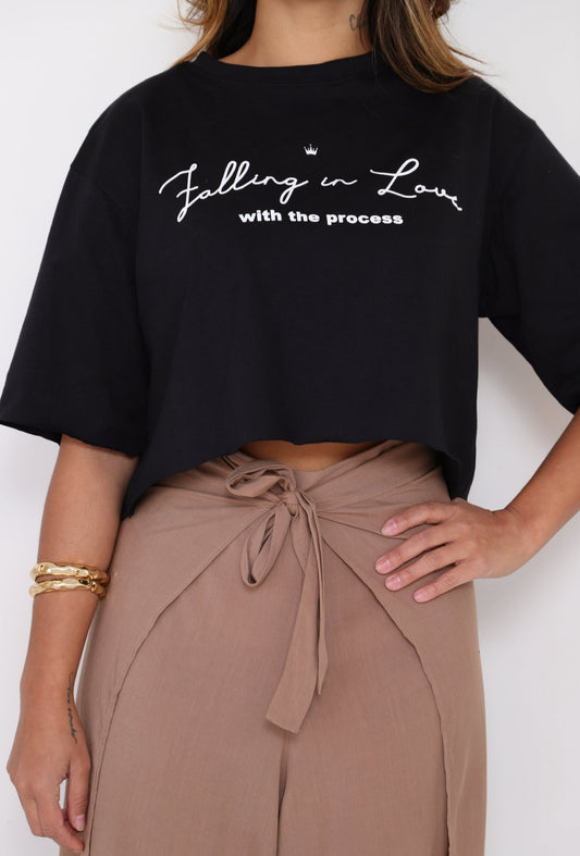 FALLING IN LOVE CROP TSHIRT