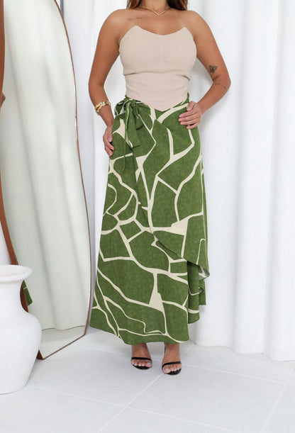 ABSTRACT ENVELOPE SKIRT